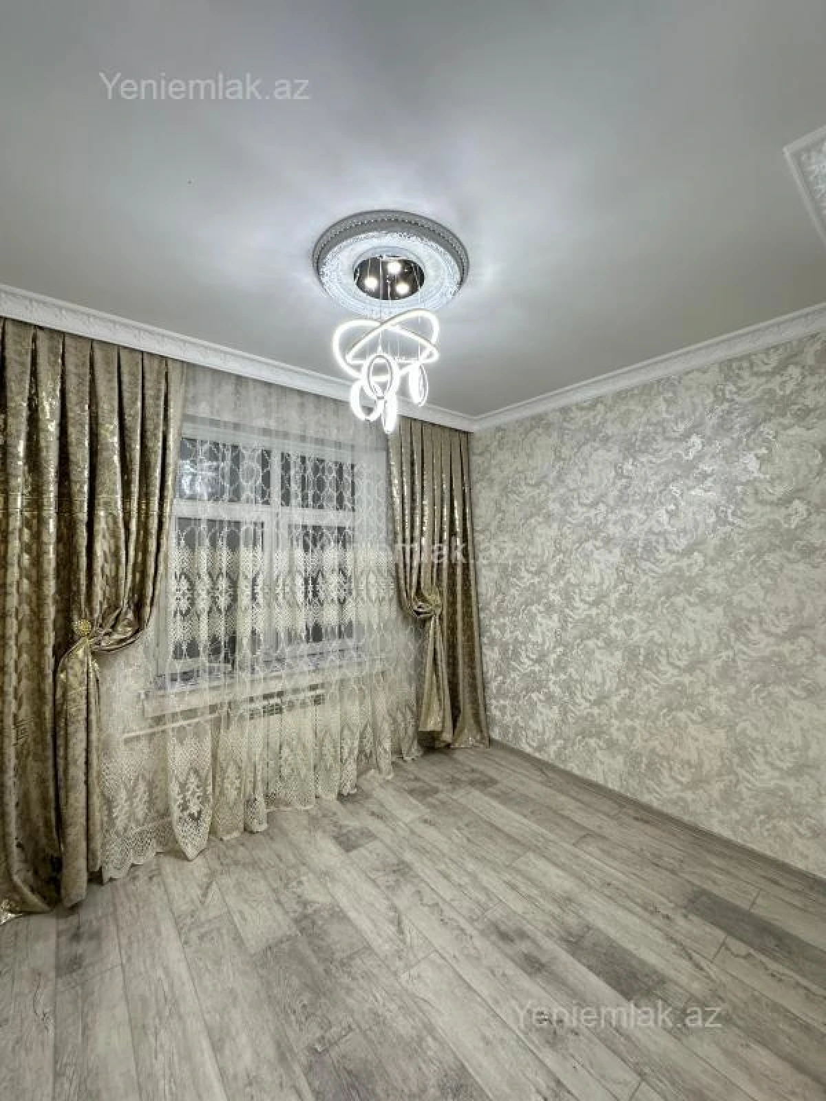 Satılır 3 otaqlı köhnə tikili 60 m²