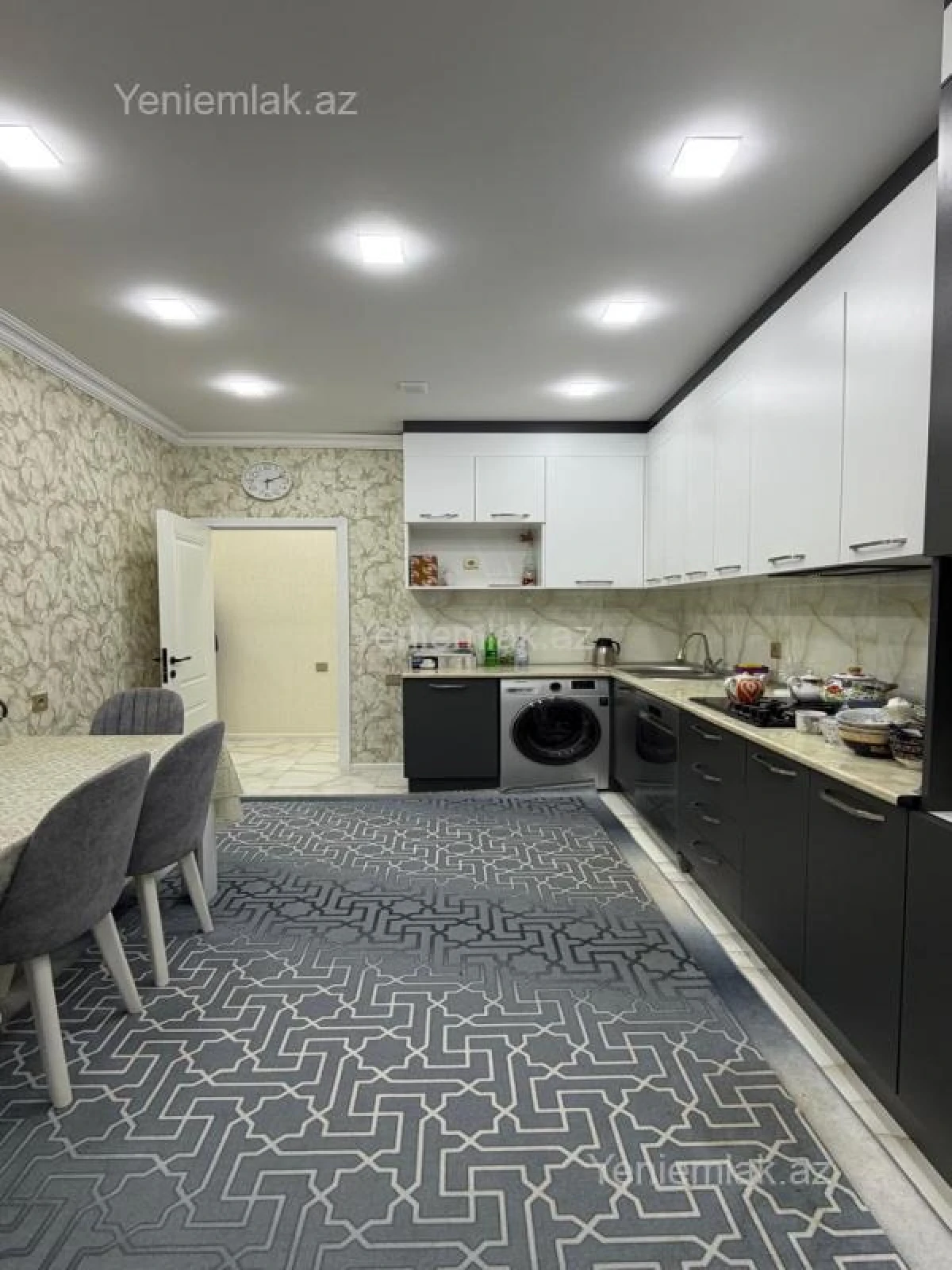 Satılır 3 otaqlı yeni tikili 83 m²