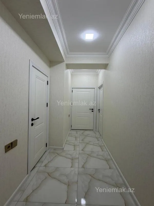 Satılır 3 otaqlı yeni tikili 83 m²