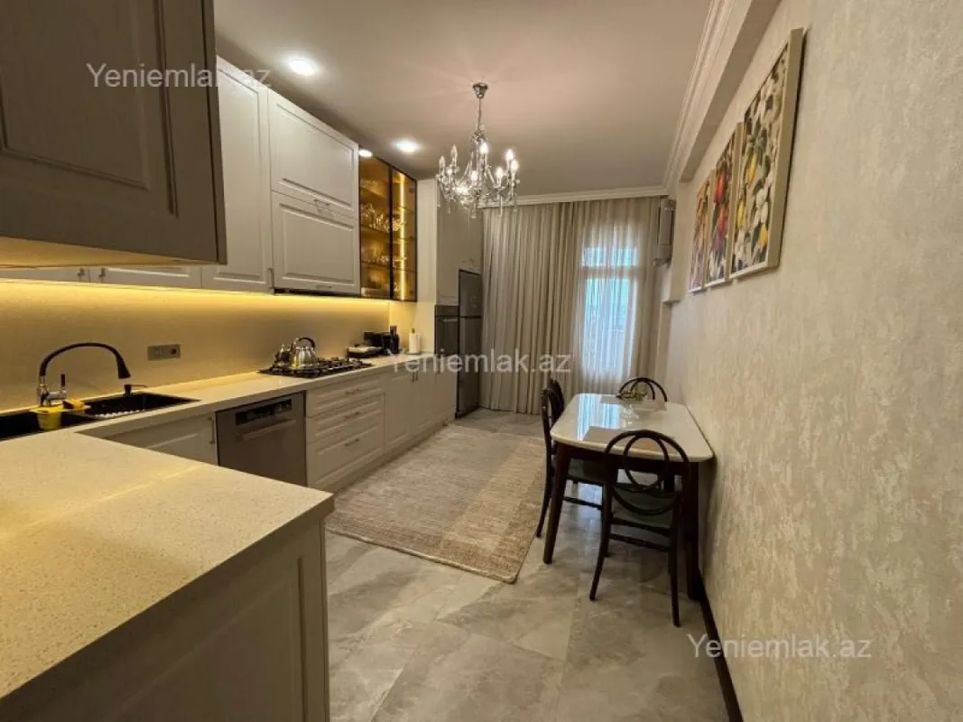 Satılır 4 otaqlı yeni tikili 170 m²