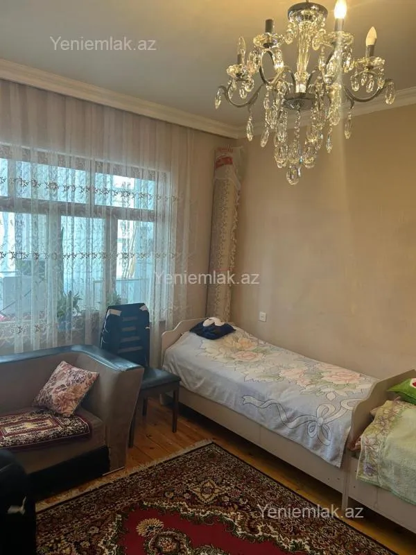 Satılır 3 otaqlı köhnə tikili 74 m²