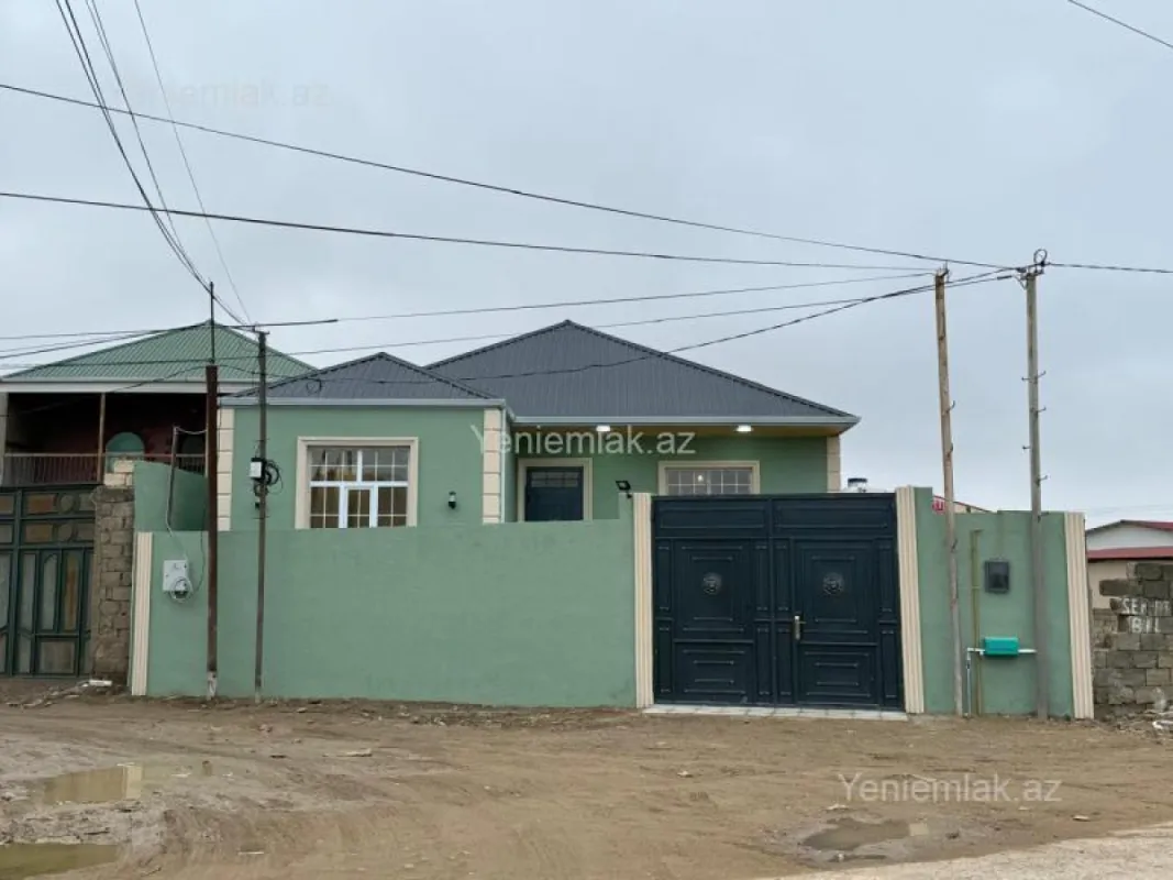 Satılır 4 otaqlı həyət evi 130 m²