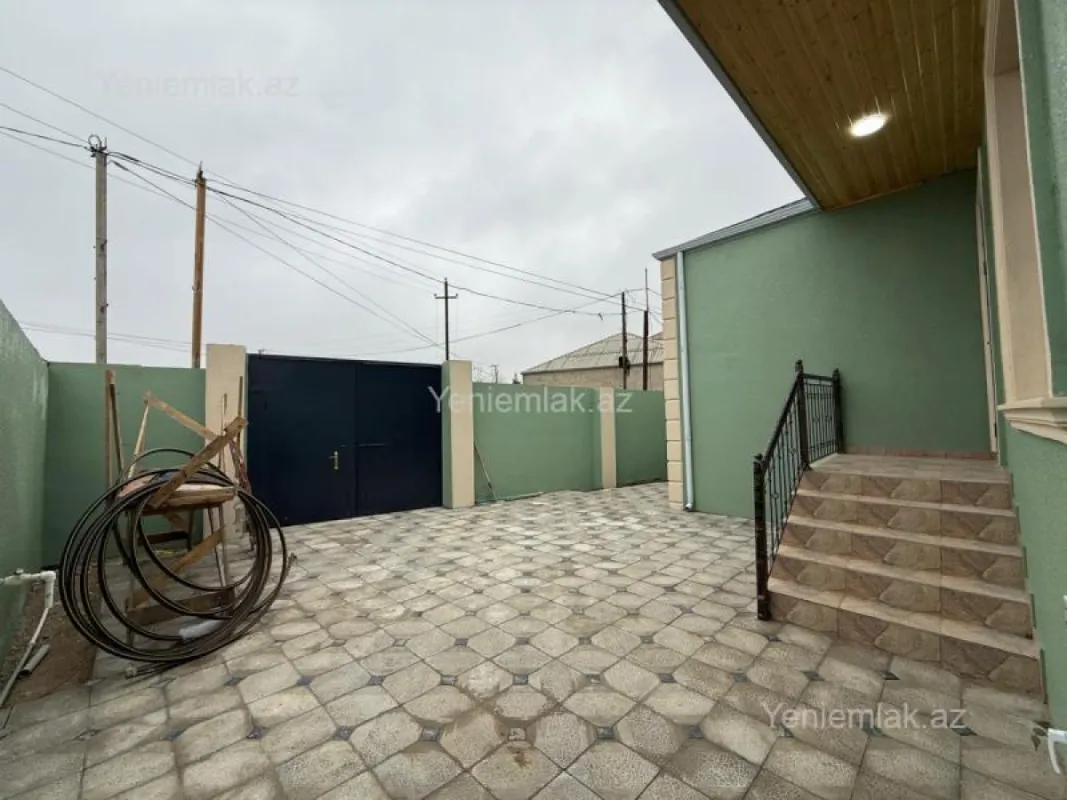 Satılır 4 otaqlı həyət evi 130 m²