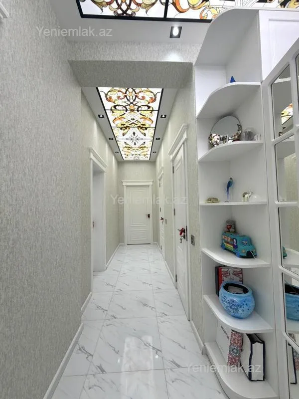 Satılır 2 otaqlı yeni tikili 100 m²