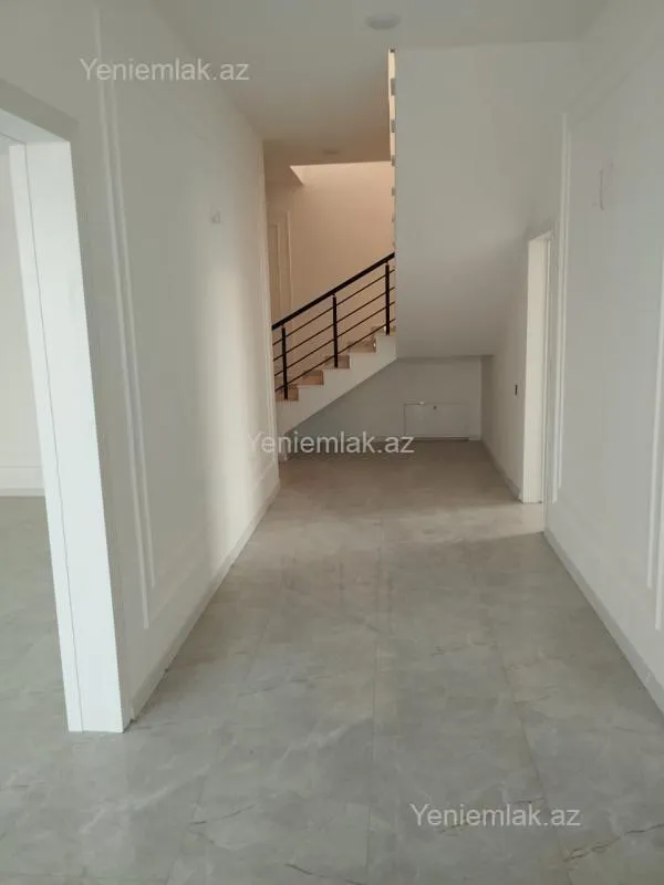 Satılır 5 otaqlı həyət evi 200 m²