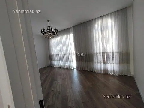 Satılır 5 otaqlı həyət evi 200 m²