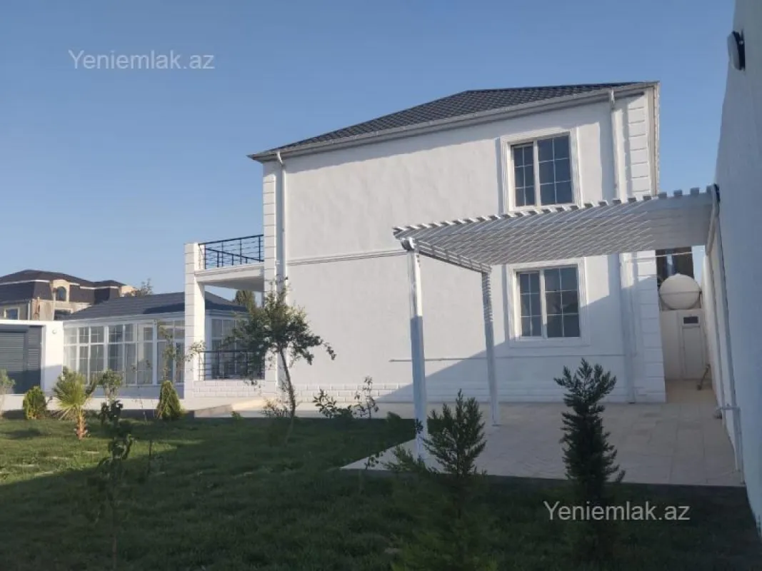 Satılır 5 otaqlı həyət evi 200 m²