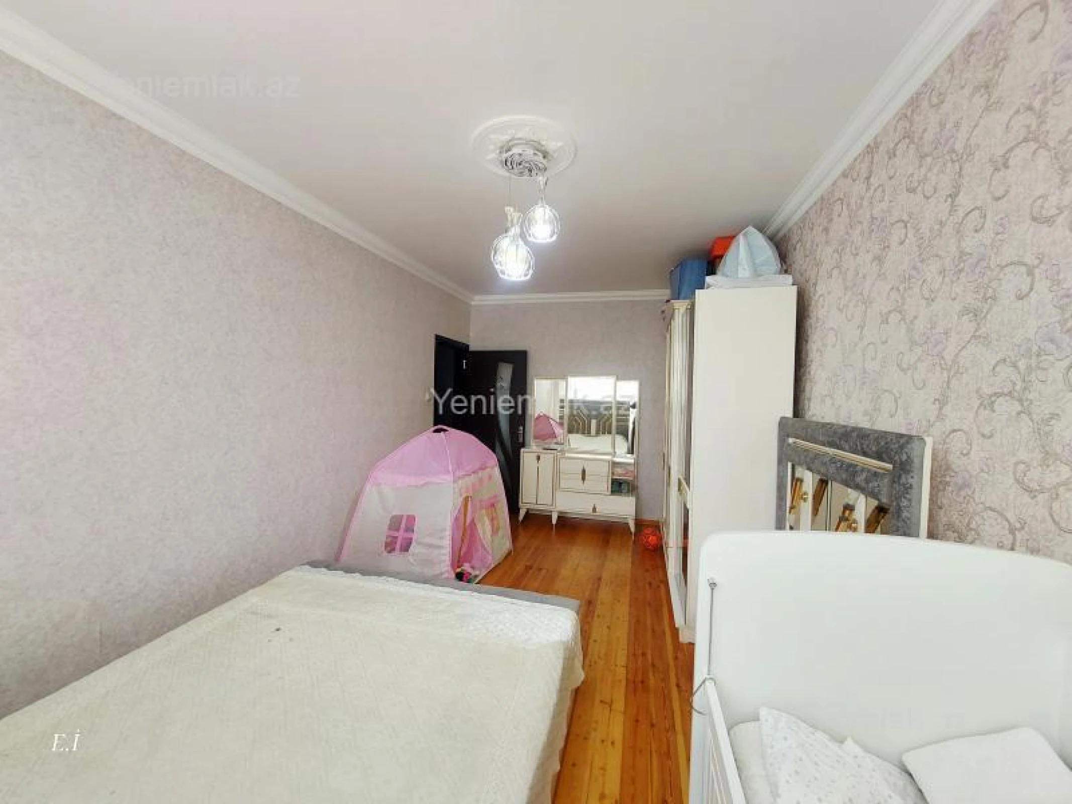 Satılır 3 otaqlı köhnə tikili 72 m²