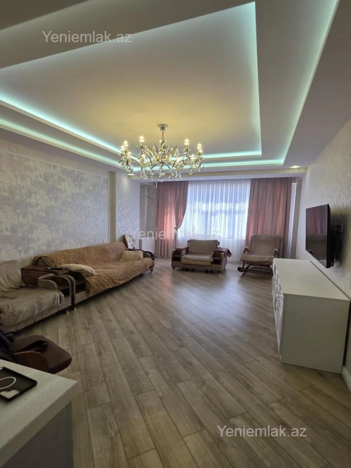 Satılır 3 otaqlı yeni tikili 105 m²
