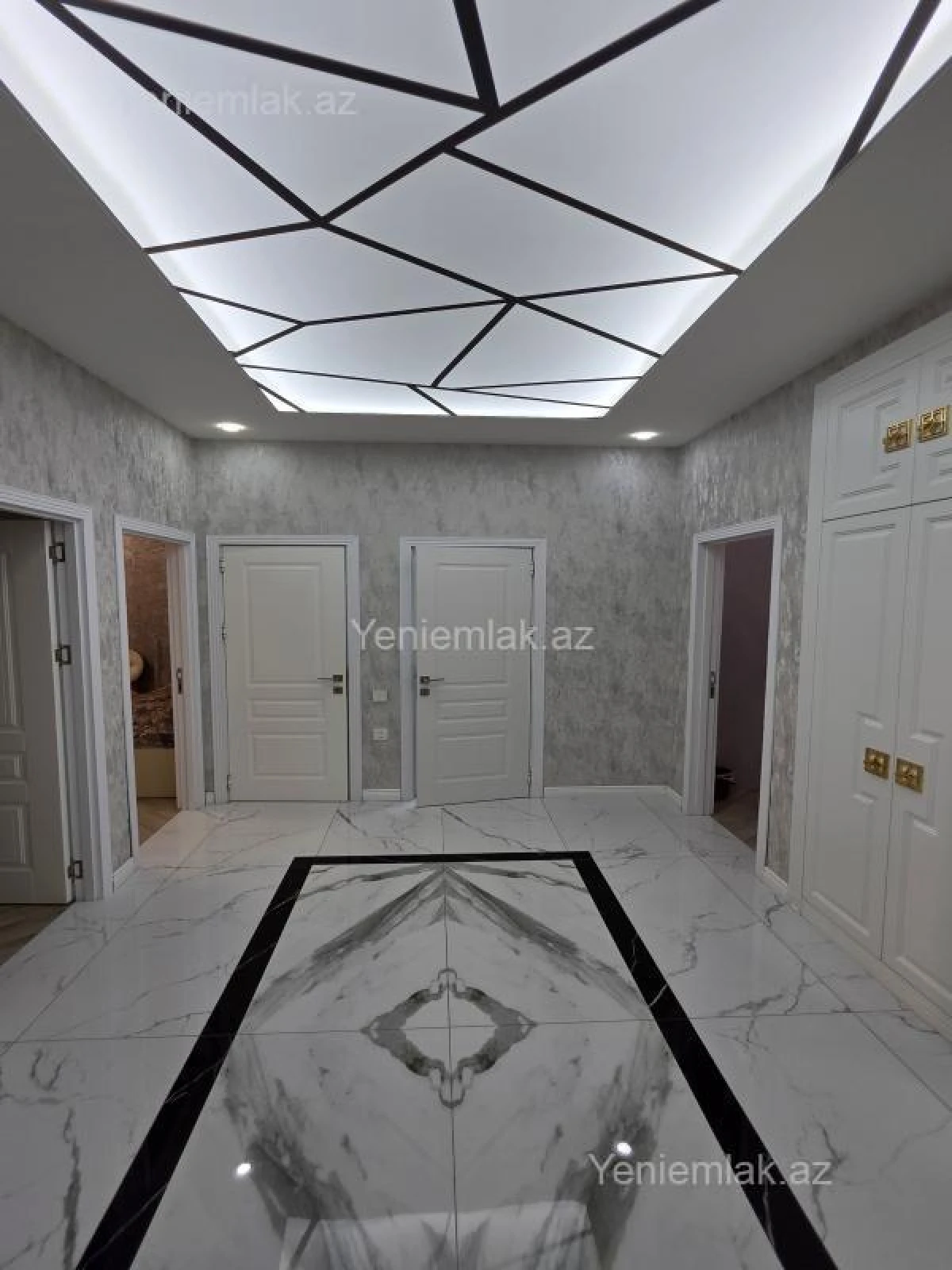 Satılır 3 otaqlı yeni tikili 105 m²