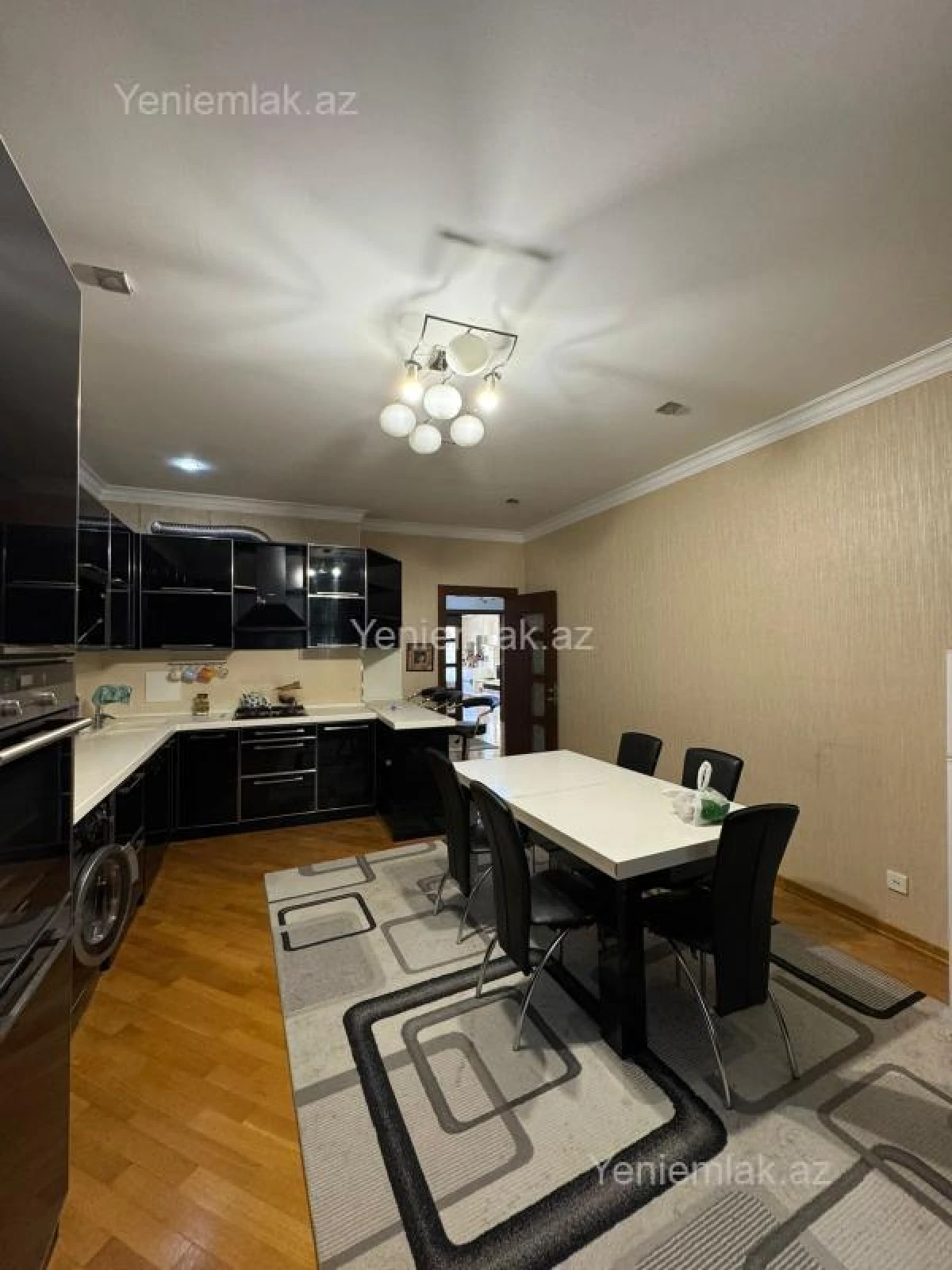 Satılır 4 otaqlı yeni tikili 175 m²