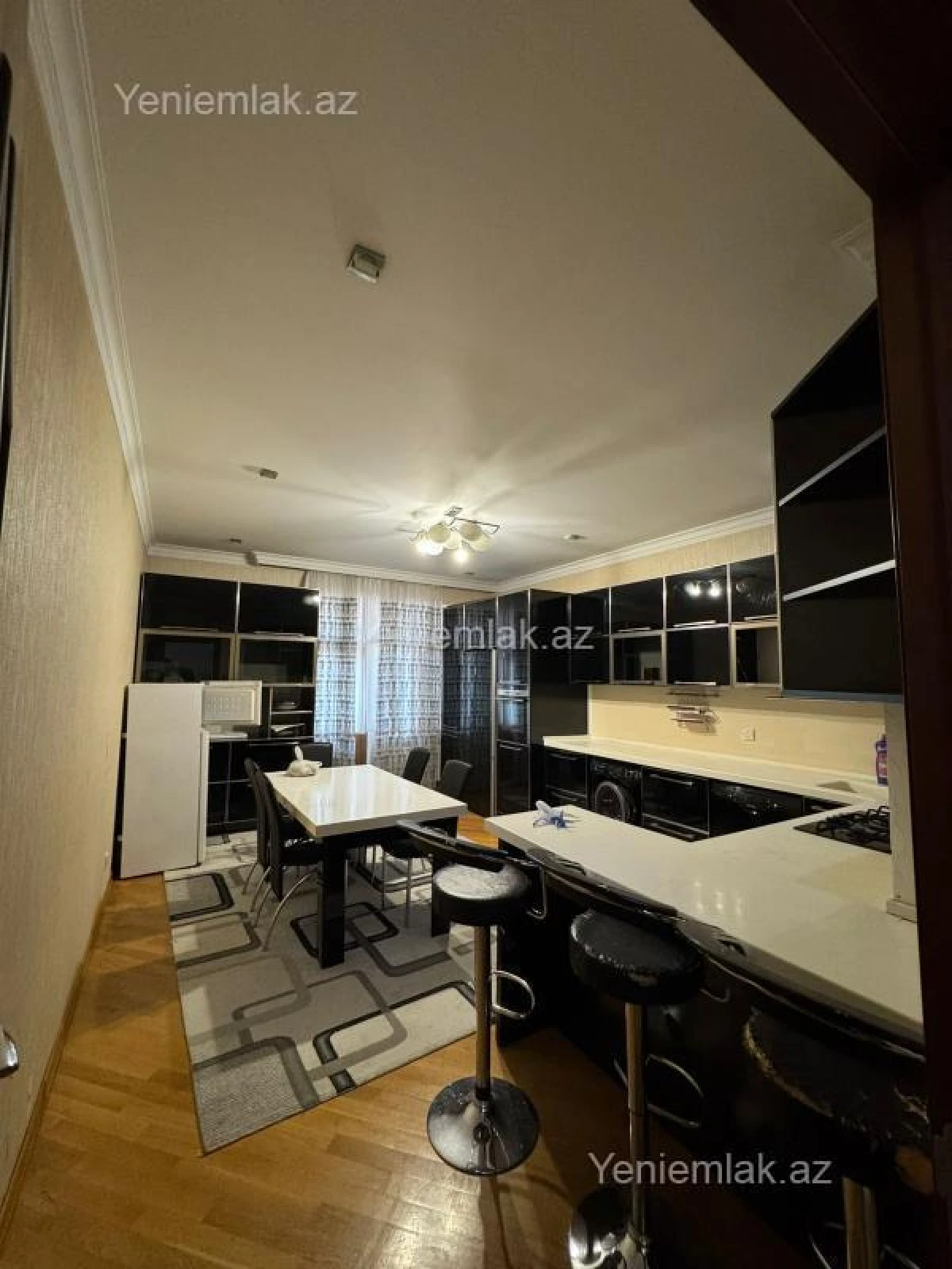 Satılır 4 otaqlı yeni tikili 175 m²
