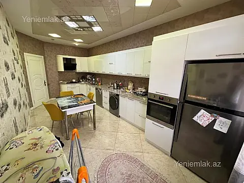 Satılır 3 otaqlı yeni tikili 127 m²