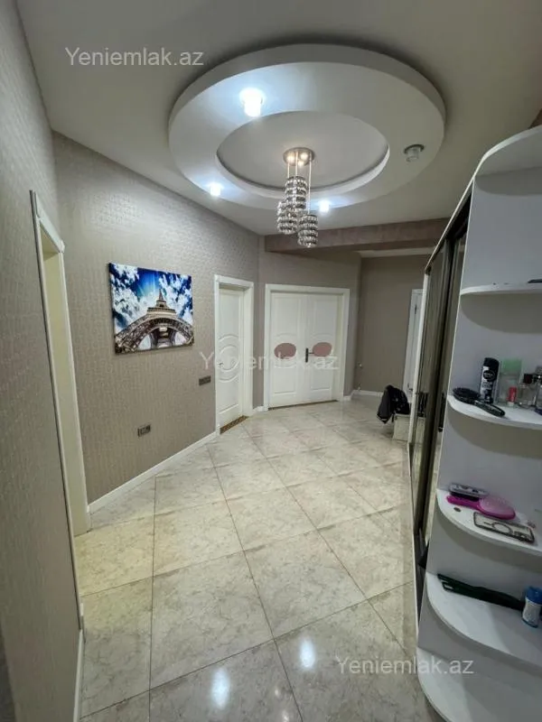 Satılır 3 otaqlı yeni tikili 127 m²