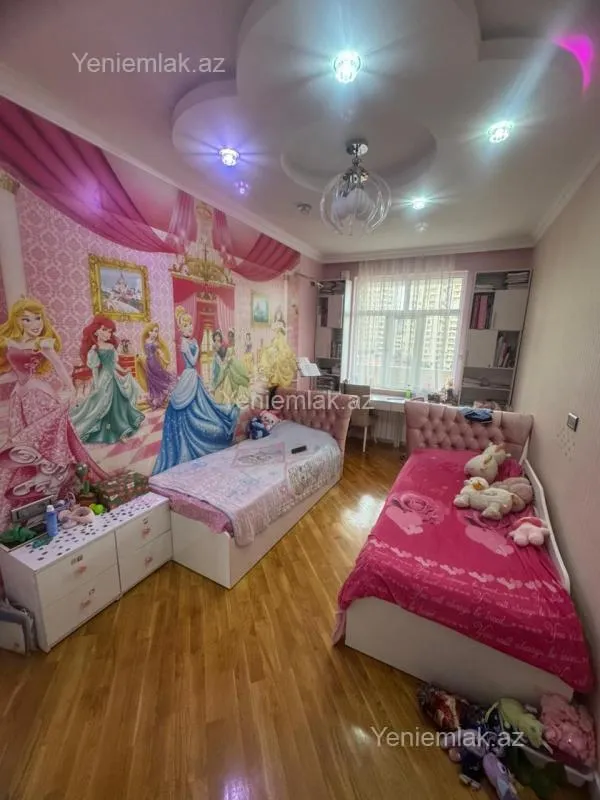 Satılır 3 otaqlı yeni tikili 127 m²