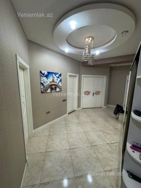 Satılır 3 otaqlı yeni tikili 127 m²