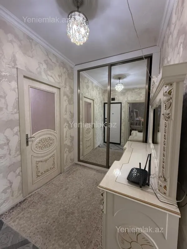 Satılır 2 otaqlı köhnə tikili 60 m²