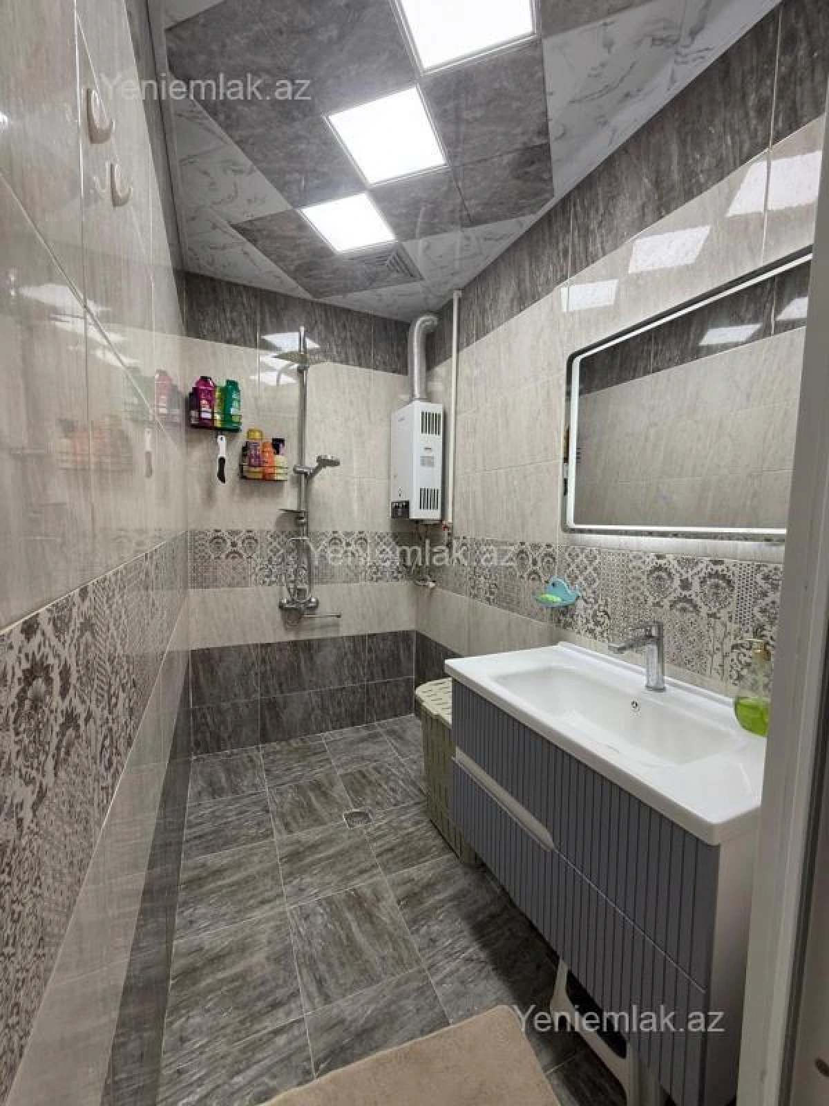 Satılır 2 otaqlı köhnə tikili 60 m²