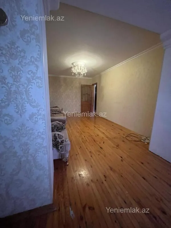 Satılır 3 otaqlı köhnə tikili 74 m²