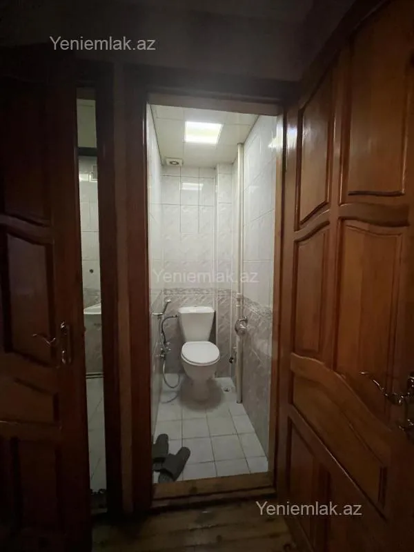 Satılır 3 otaqlı köhnə tikili 74 m²