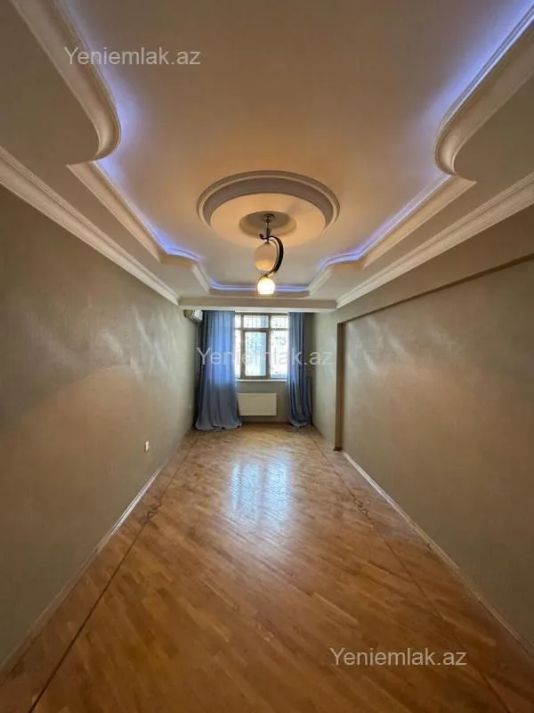 Satılır 2 otaqlı köhnə tikili 76 m²