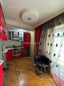 Satılır 2 otaqlı köhnə tikili 76 m²