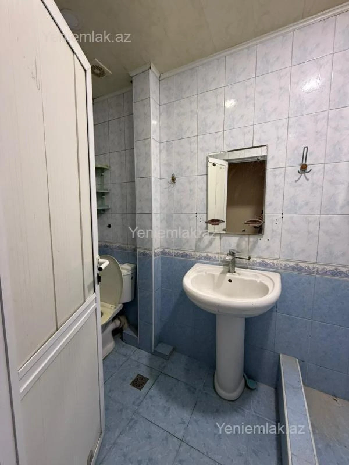 Satılır 3 otaqlı köhnə tikili 75 m²