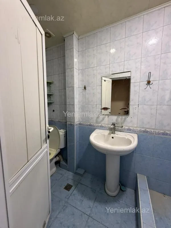 Satılır 3 otaqlı köhnə tikili 75 m²