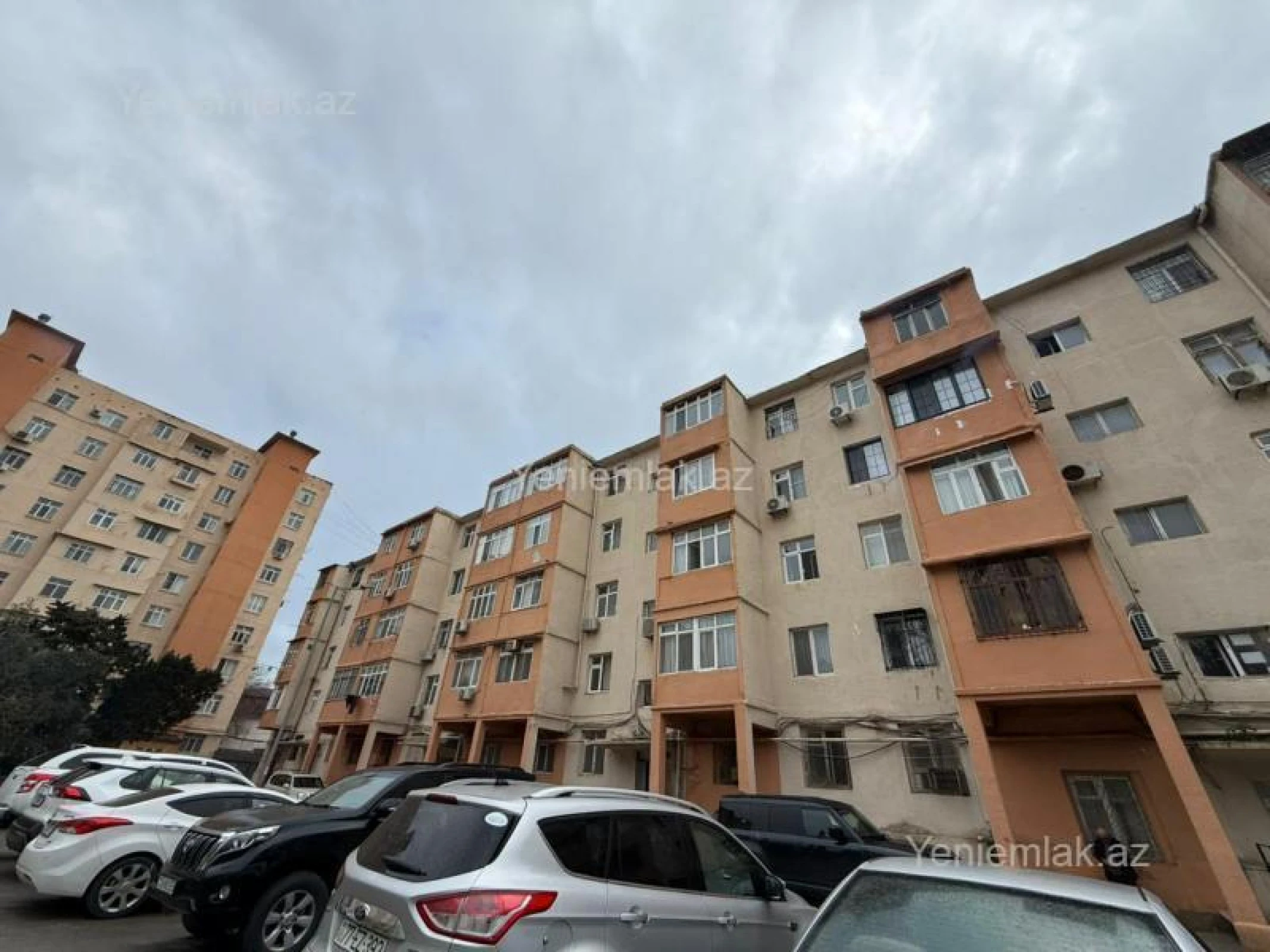 Satılır 3 otaqlı köhnə tikili 75 m²