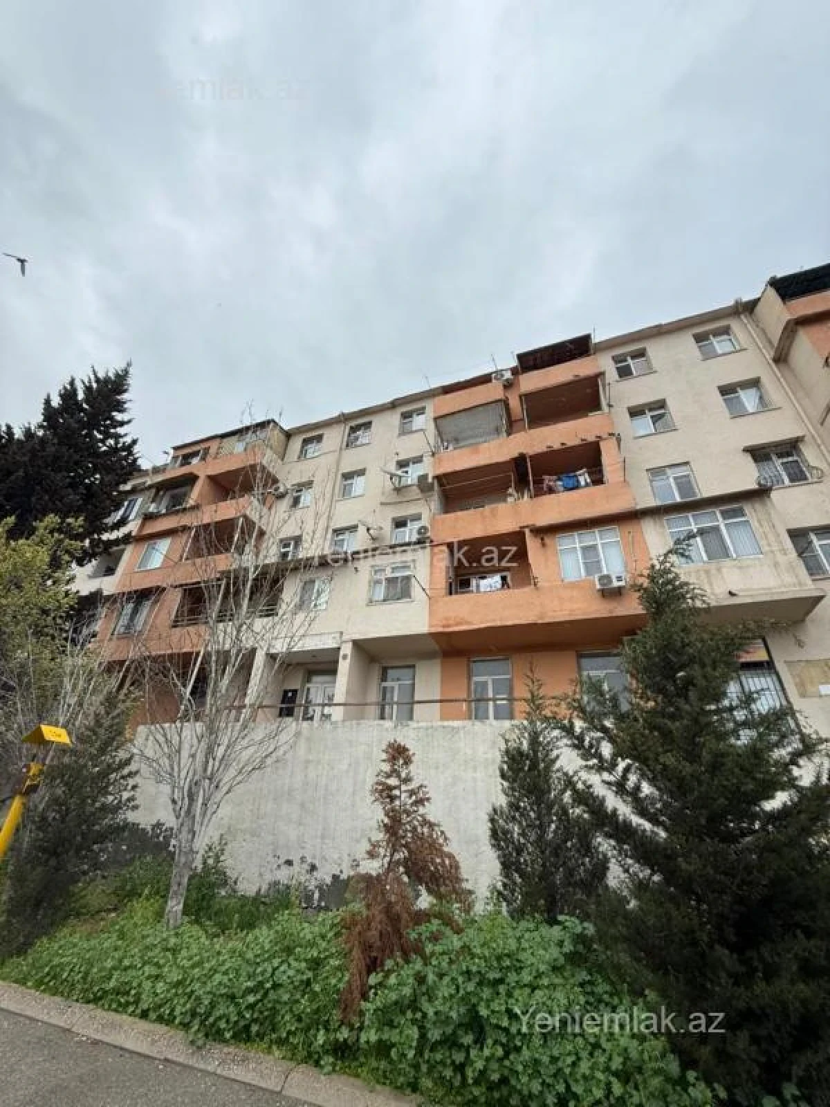 Satılır 3 otaqlı köhnə tikili 75 m²