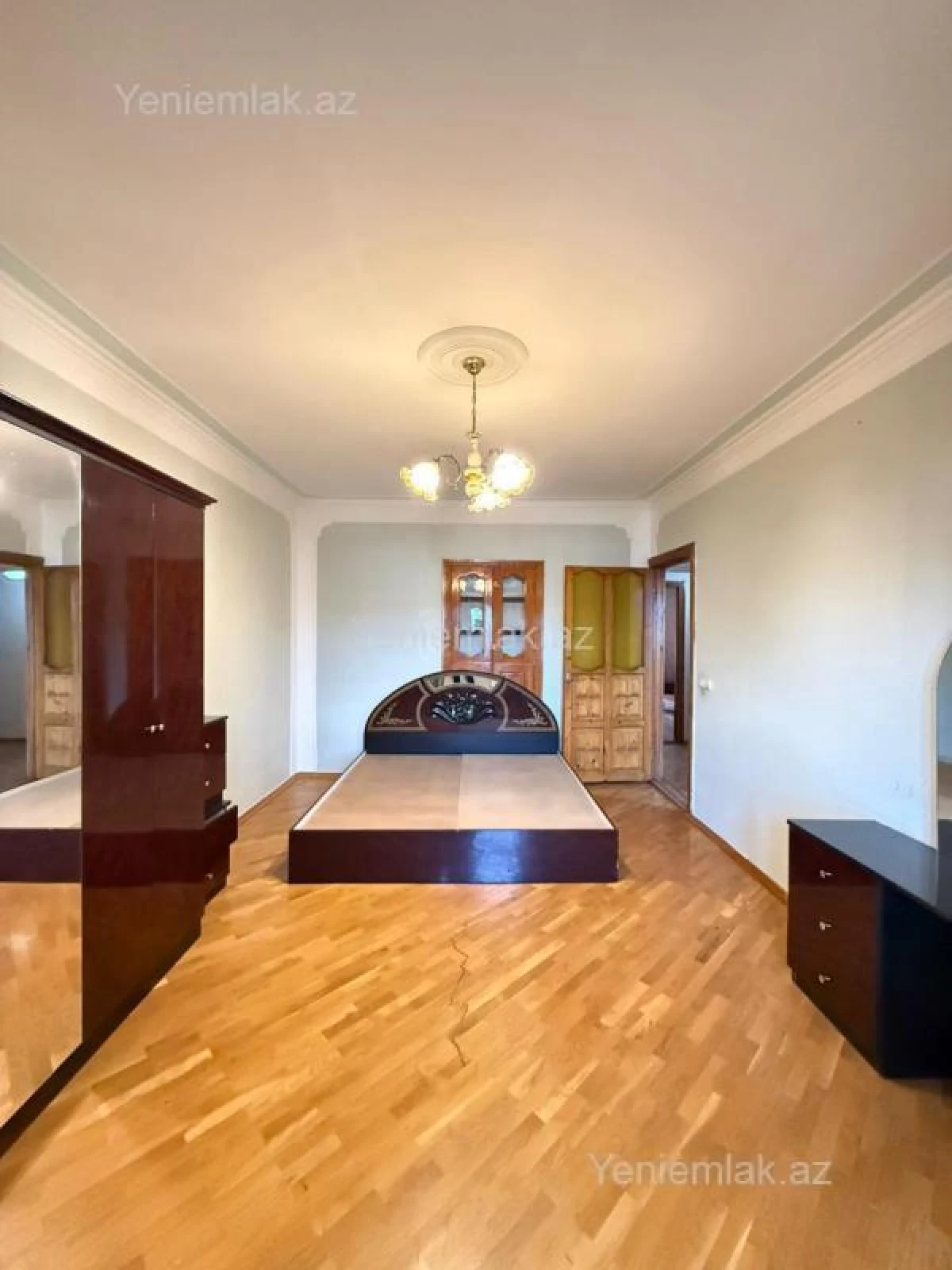 Satılır 3 otaqlı köhnə tikili 75 m²