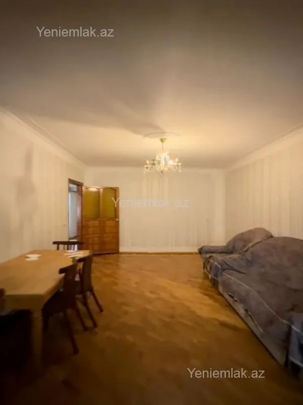 Satılır 3 otaqlı köhnə tikili 75 m²