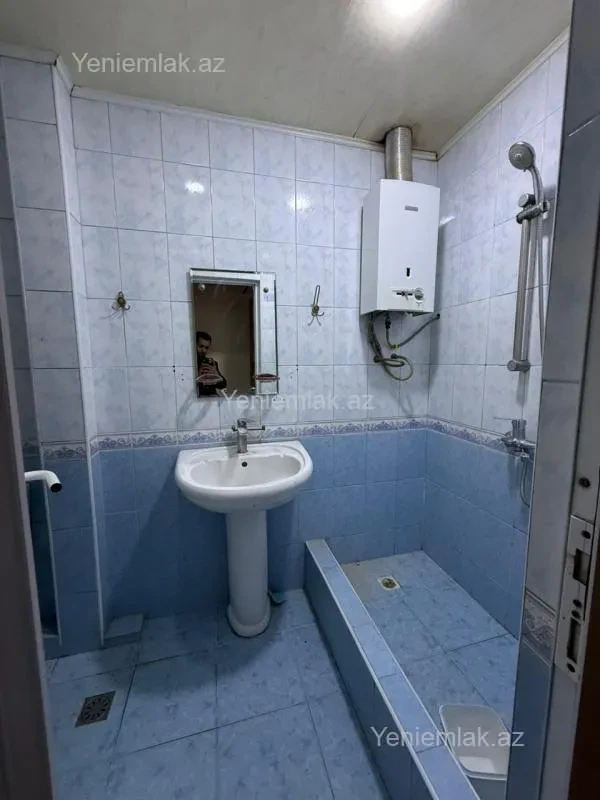 Satılır 3 otaqlı köhnə tikili 75 m²