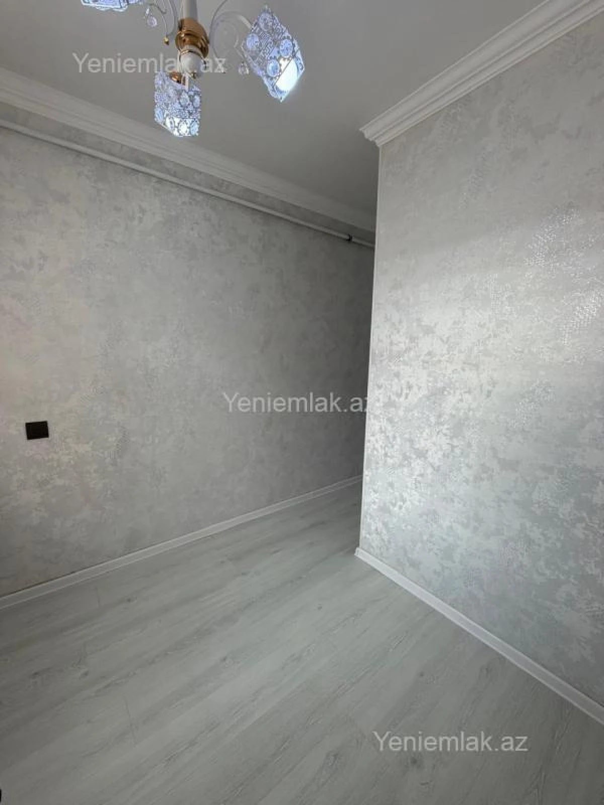 Satılır 2 otaqlı köhnə tikili 40 m²