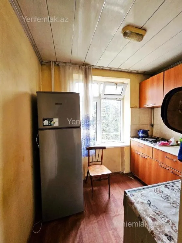 Satılır 1 otaqlı köhnə tikili 32 m²