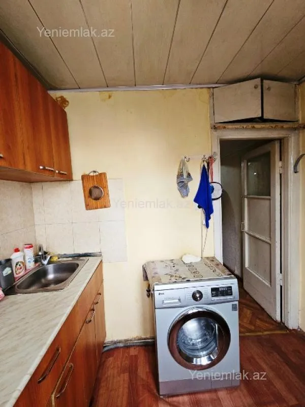 Satılır 1 otaqlı köhnə tikili 32 m²