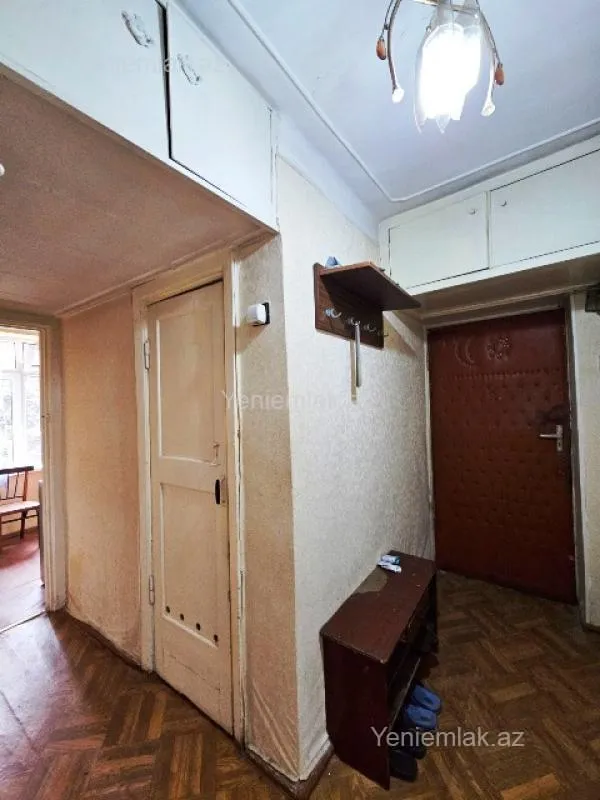 Satılır 1 otaqlı köhnə tikili 32 m²