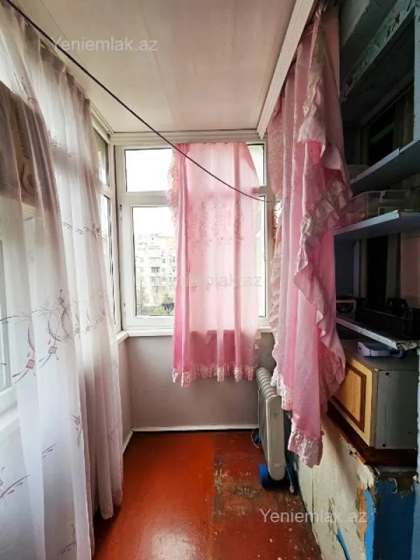 Satılır 1 otaqlı köhnə tikili 32 m²