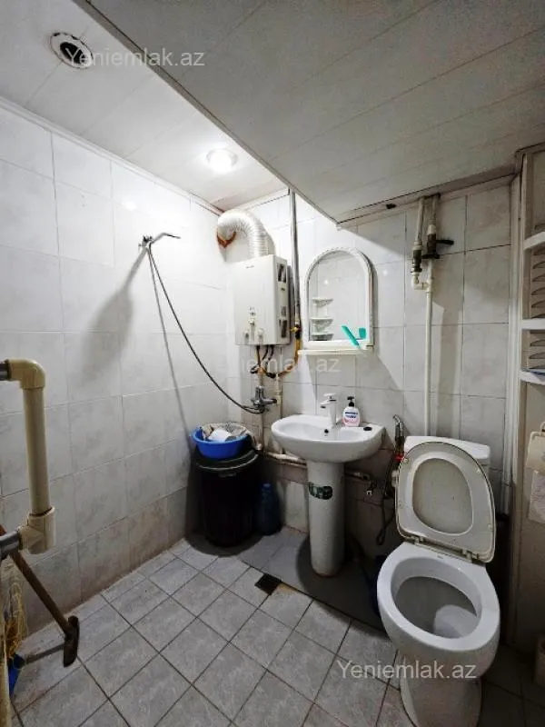 Satılır 1 otaqlı köhnə tikili 32 m²