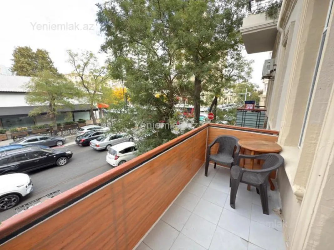 Satılır 2 otaqlı köhnə tikili 50 m²