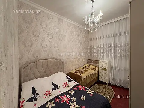 Satılır 3 otaqlı köhnə tikili 80 m²