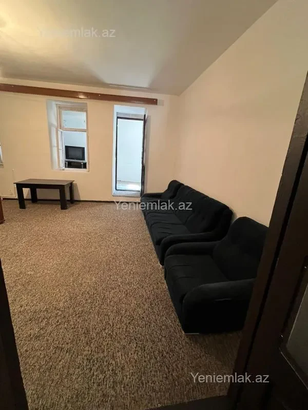 Satılır 3 otaqlı köhnə tikili 100 m²
