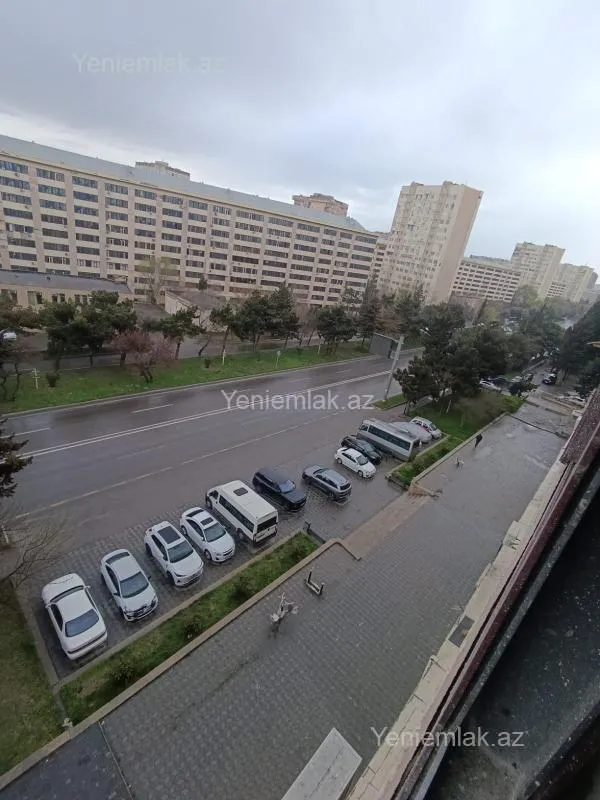 Satılır 5 otaqlı köhnə tikili 120 m²