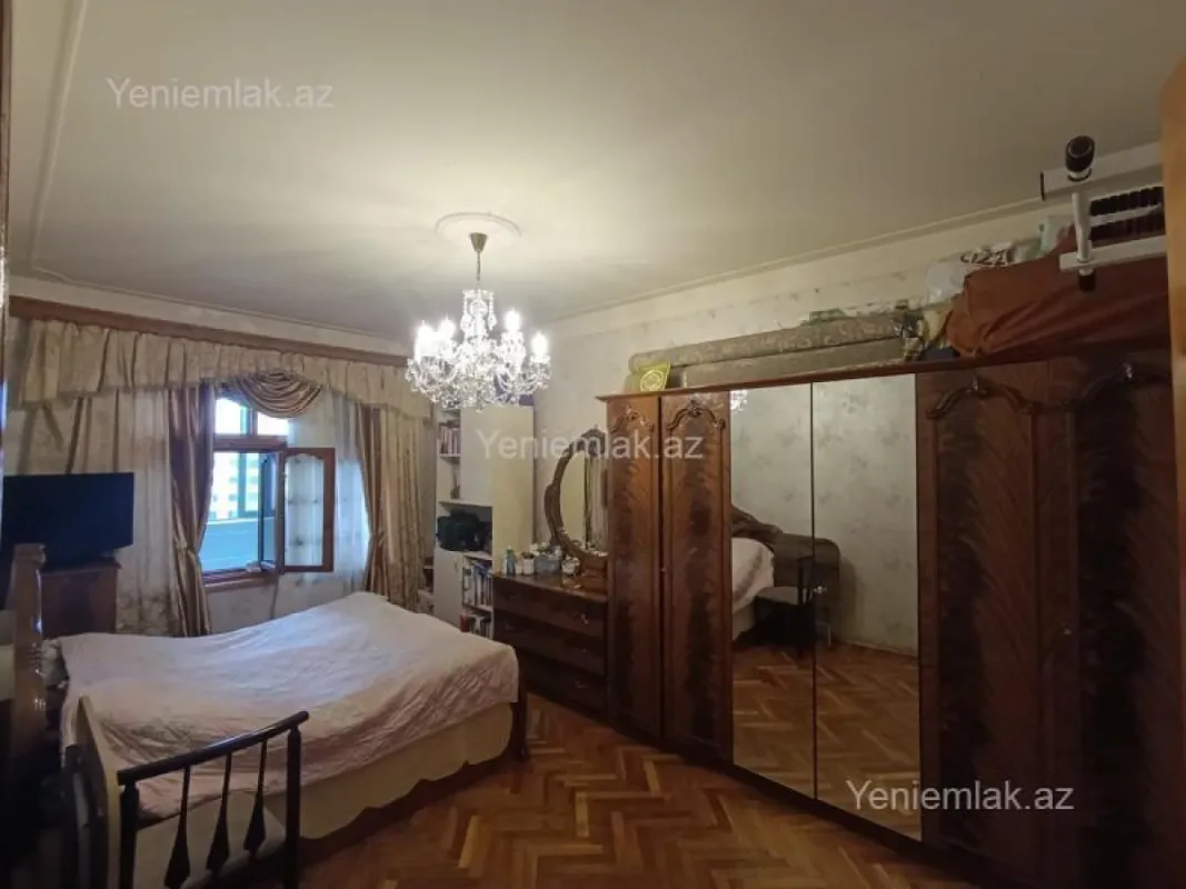 Satılır 5 otaqlı köhnə tikili 120 m²