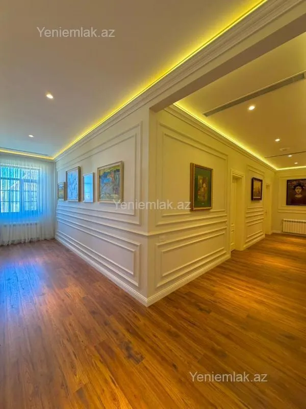Satılır 9 otaqlı həyət evi 2000 m²