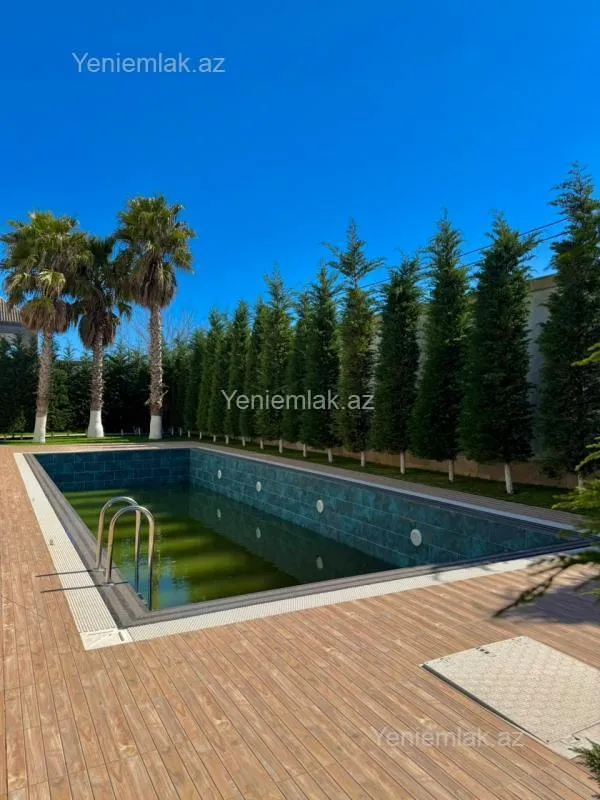 Satılır 9 otaqlı həyət evi 2000 m²