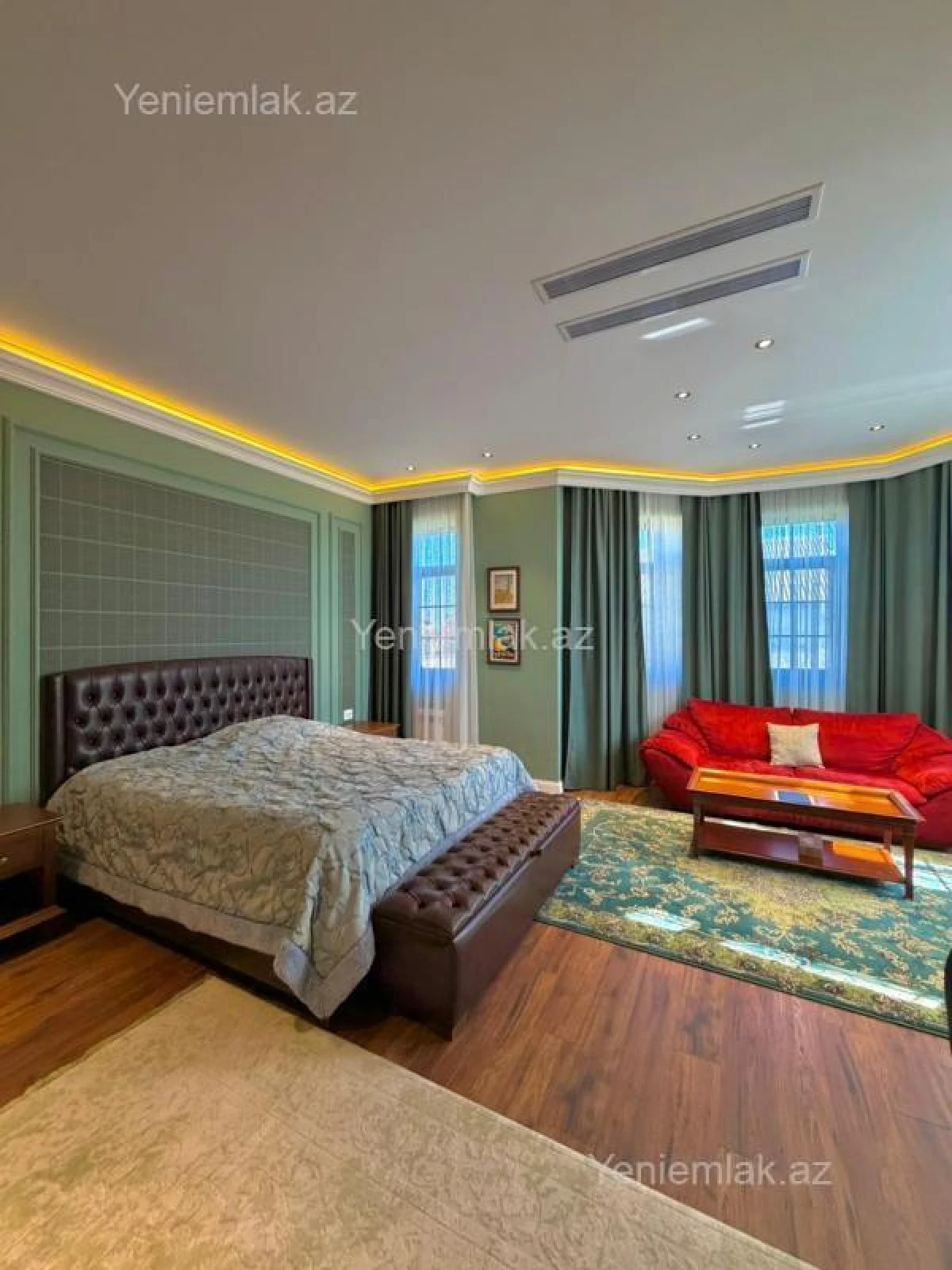 Satılır 9 otaqlı həyət evi 2000 m²