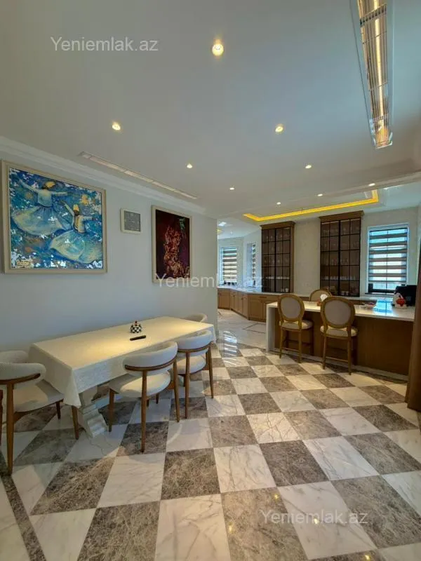 Satılır 9 otaqlı həyət evi 2000 m²