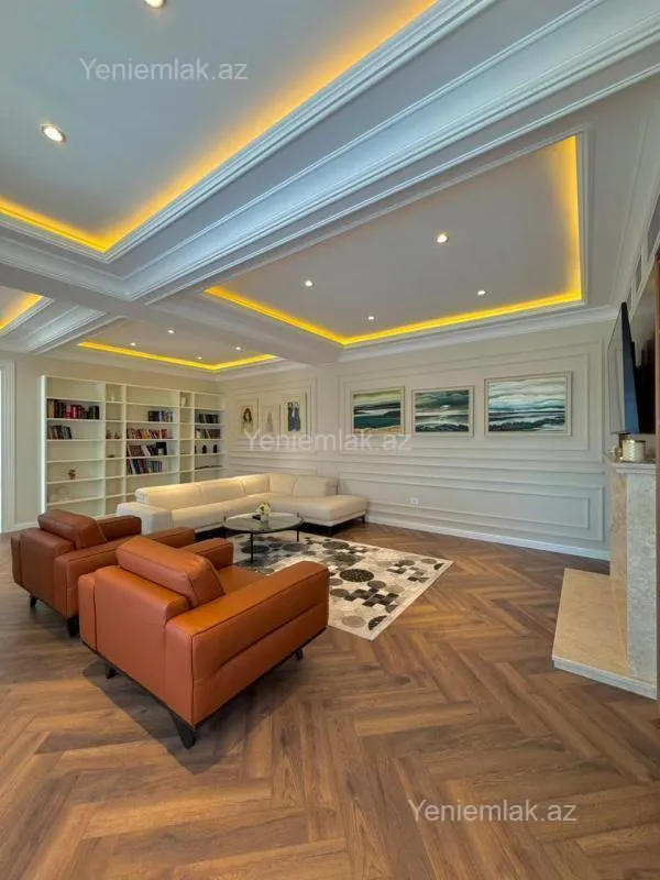 Satılır 9 otaqlı həyət evi 2000 m²