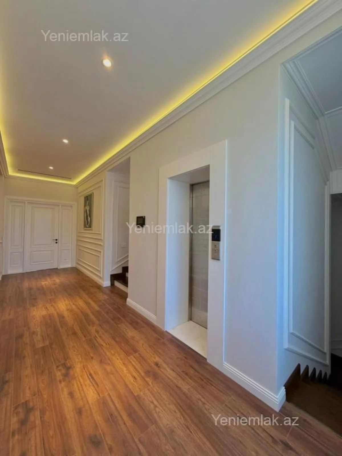 Satılır 9 otaqlı həyət evi 2000 m²
